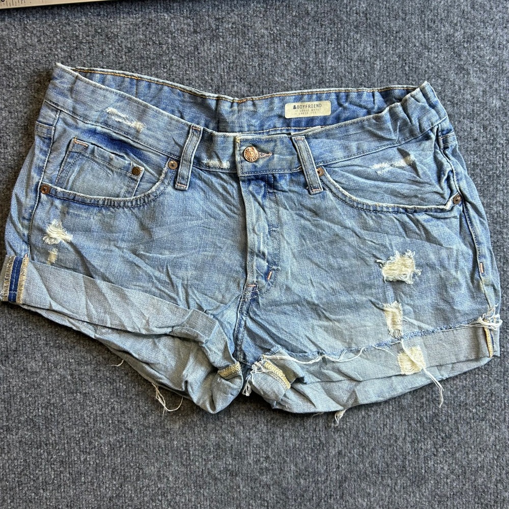 H&M Denim Shorts Womens Size 10 Light Wash Distressed Loose Boyfriend Fit Casual